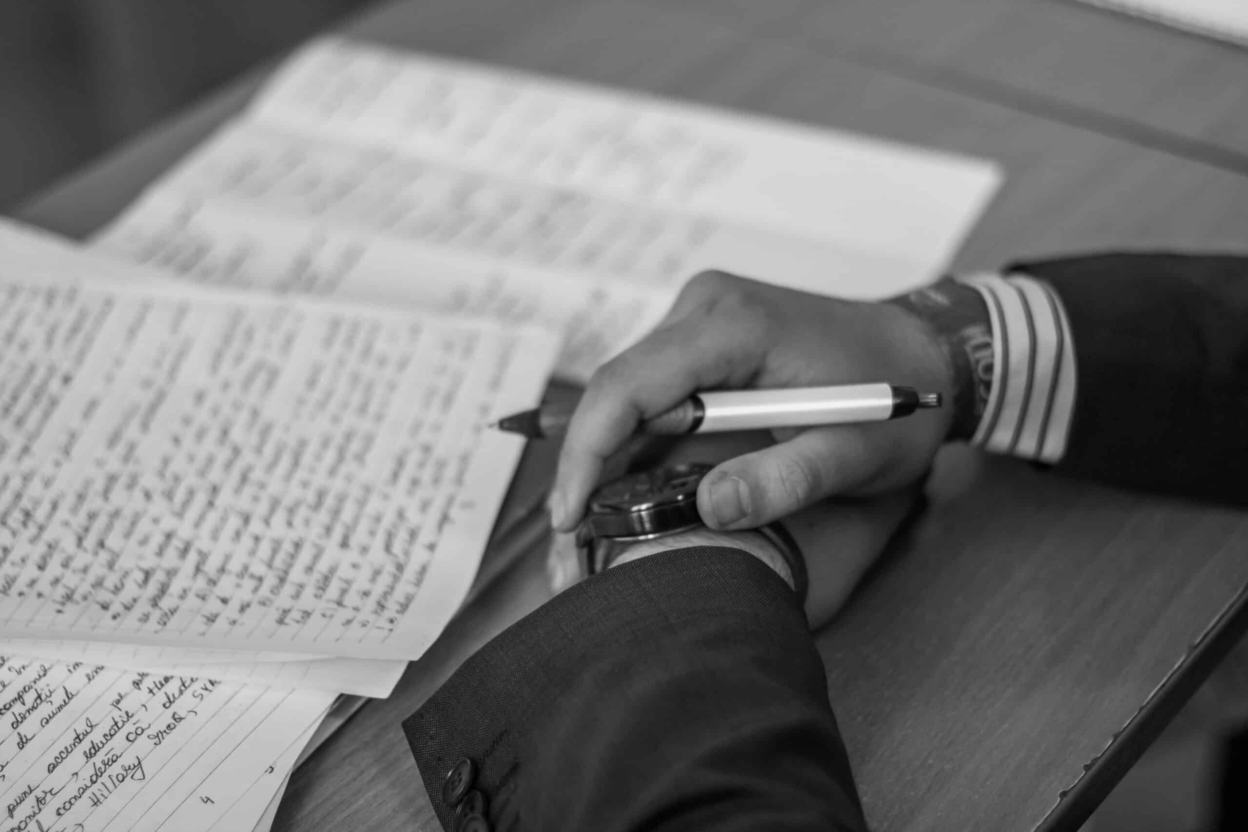 Contraloría entrega listado con más de 700 instituciones investigadas por caso Licencias.