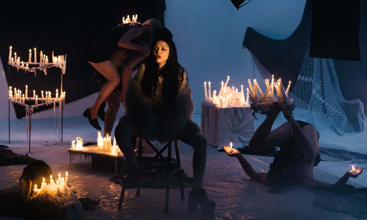 Mon Laferte y el lanzamiento de un nuevo disco.